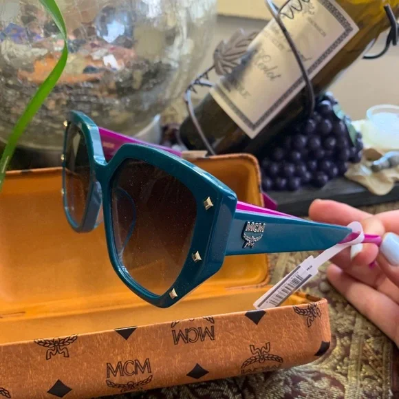 MCM | Accessories | Authentic Mcm Star Studs 55 Acetate  display picture 2